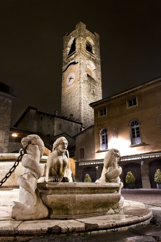 Piazza Vecchia – Giovanni Maffioli