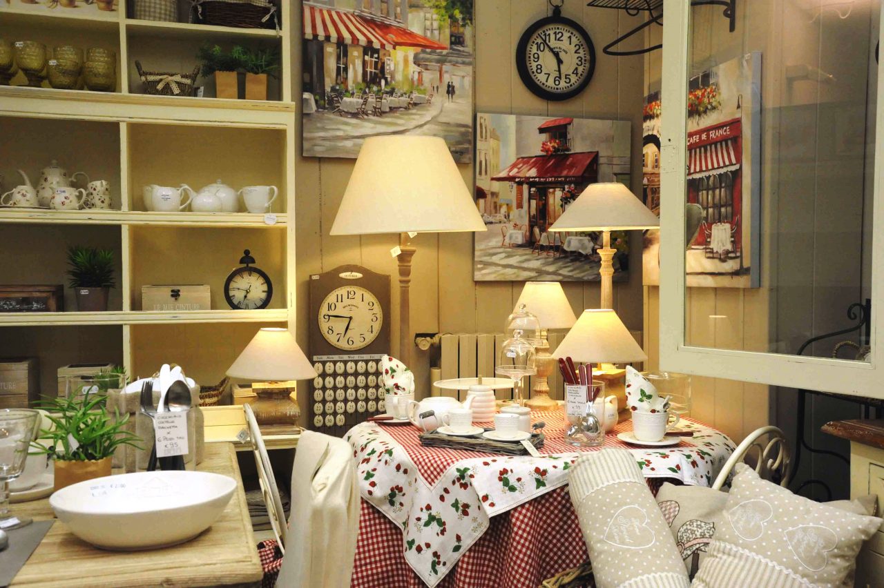 Casabroseta in via Broseta 50 La boutique per arredare e decorare