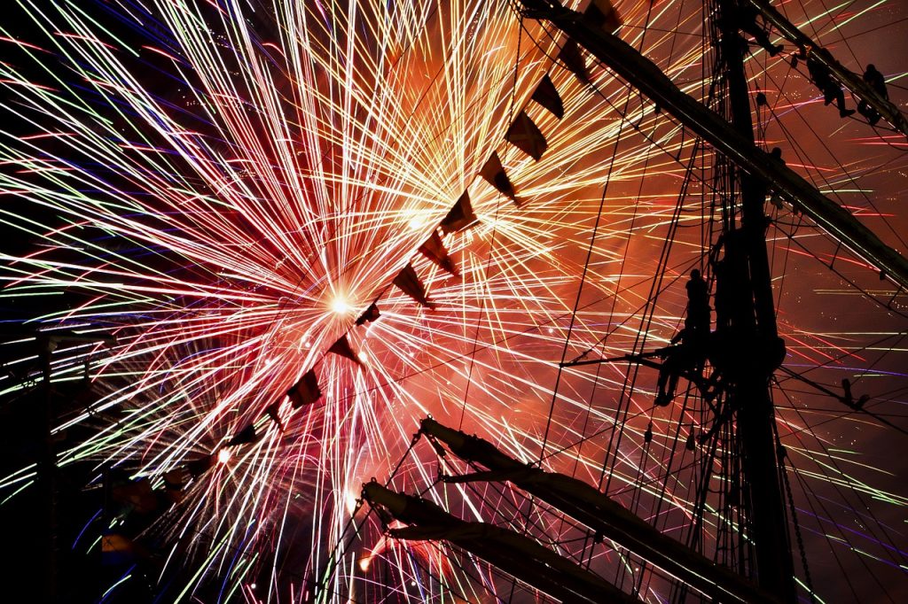 fireworks-642538_1280