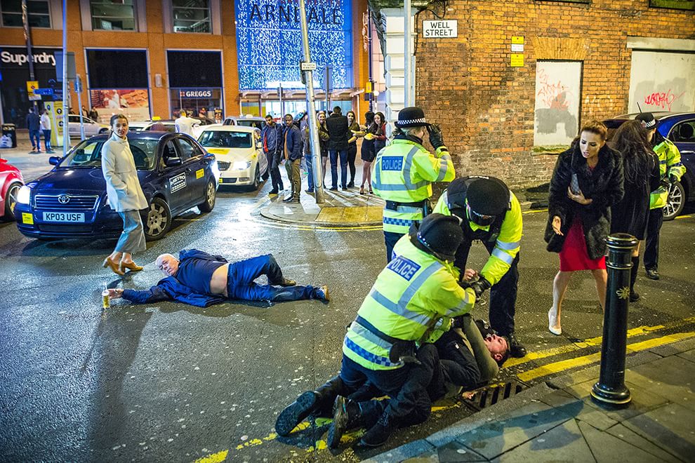 La foto perfetta di Capodanno raccontata dalla ragazza in rosso