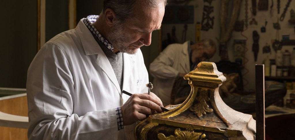 La bottega dei restauratori Gritti Artisti del legno da generazioni