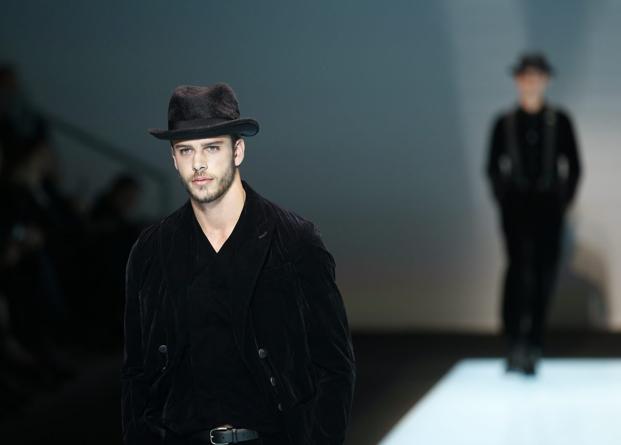 Perché, se avessi soldi e silhouette vestirei solo abiti di Giorgio Armani