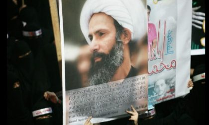 L'Arabia giustizia un imam sciita Ira dell'Iran che promette vendetta