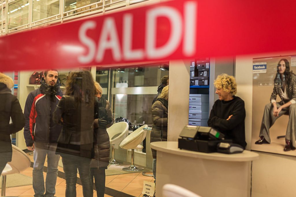 Saldi, primo bilancio in negativo rispetto allo scorso anno: calo fino al 10%