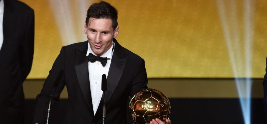 Ma lo sapete che il pallone d’oro è di ottone e pieno di cemento?