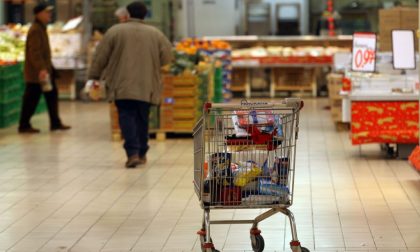 Rincari, i prezzi a Bergamo salgono ancora. Mentre gli stipendi sono fermi