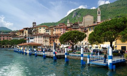 I borghi più belli sfilano a Lovere Festival sull’acqua (e ode a Christo)