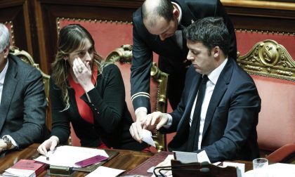 Lo strano rimpasto varato da Renzi che fa il filo all'agonizzante Ncd