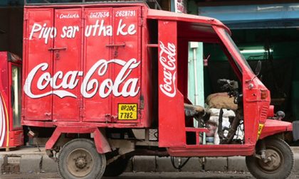 La Coca-Cola in ritirata dall'India Ovvero, stan vincendo i contadini