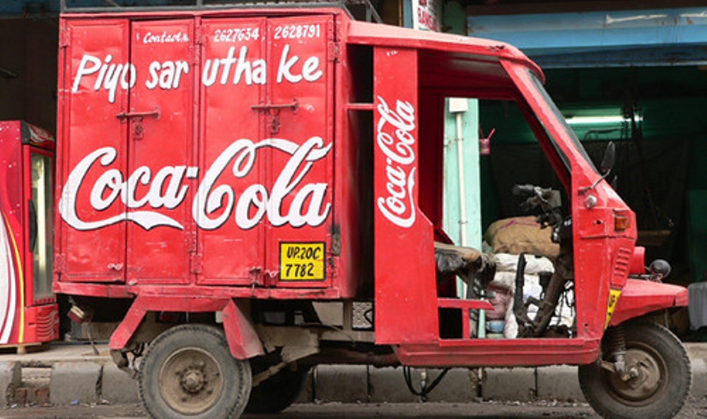 La Coca-Cola in ritirata dall’India Ovvero, stan vincendo i contadini