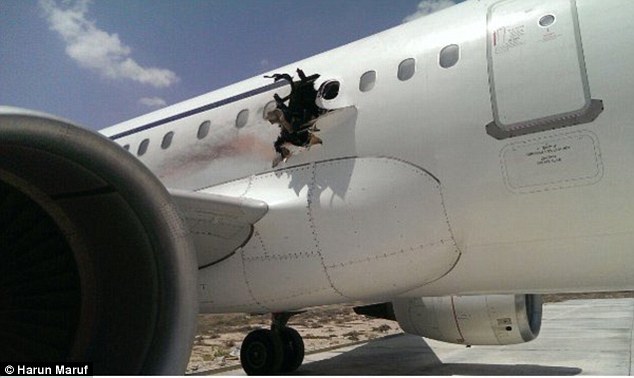 Il video dell’esplosione sull’aereo e il giovane copilota bergamasco