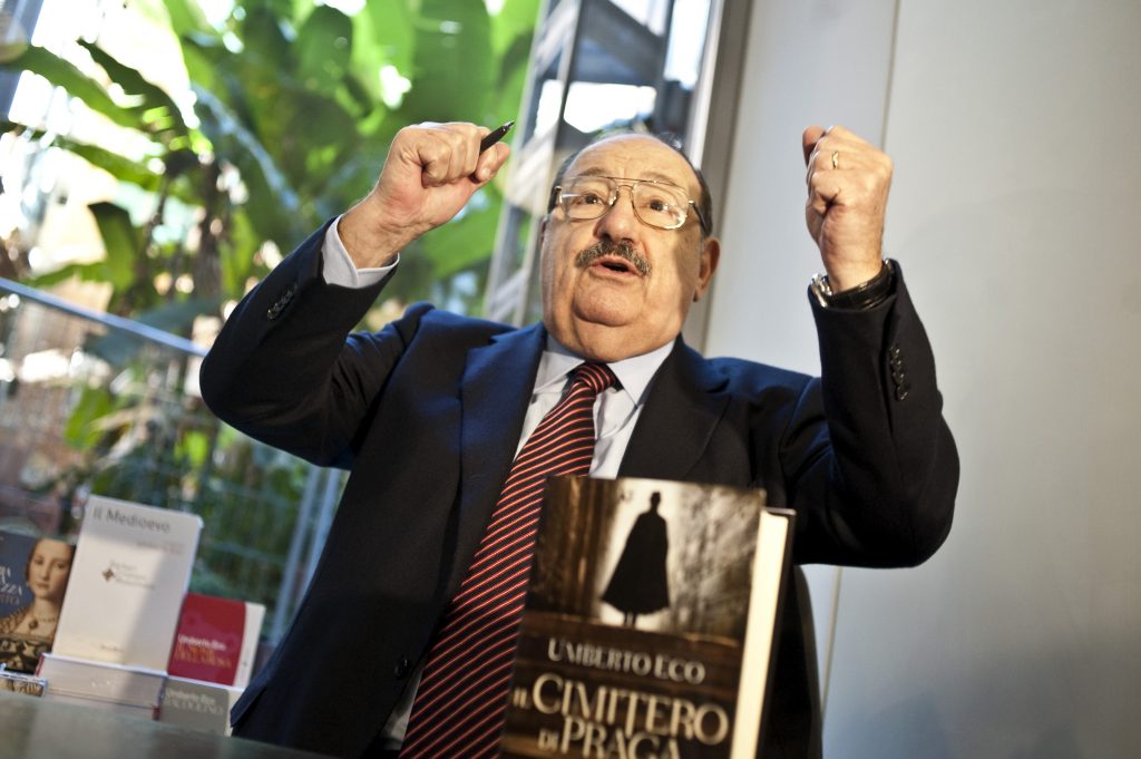 Addio a Umberto Eco, da semiologo a romanziere star