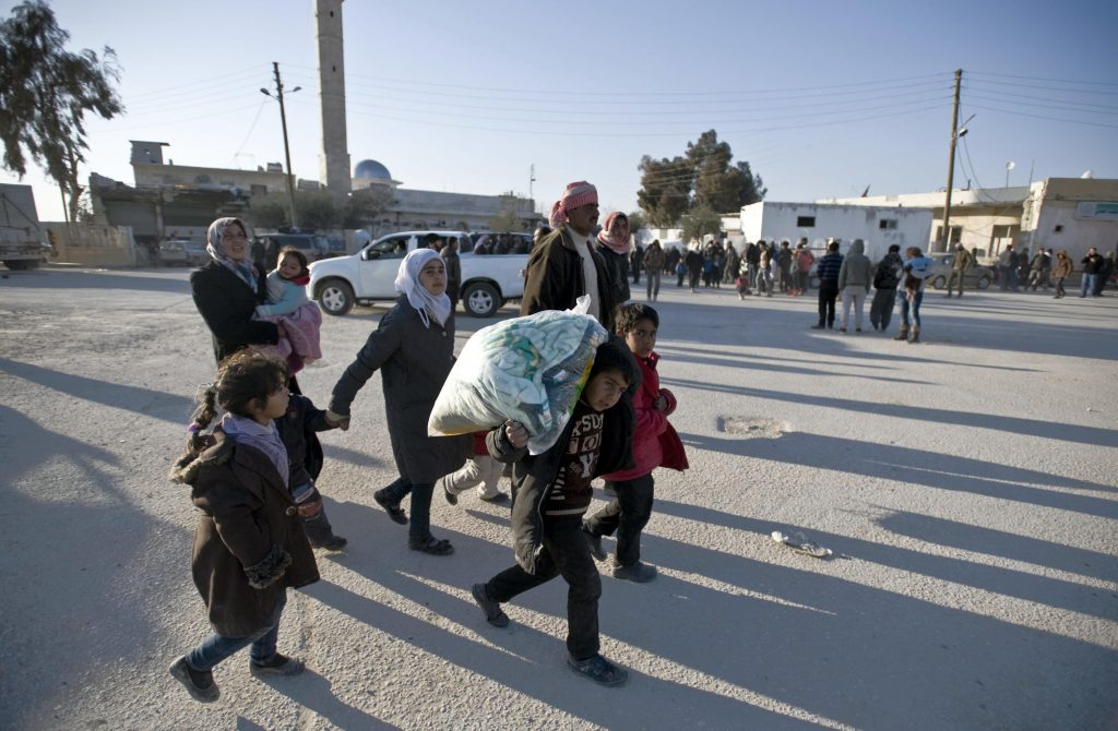 20MILA PROFUGHI IN FUGA DA ALEPPO, MA CHIUSA FRONTIERA TURCA