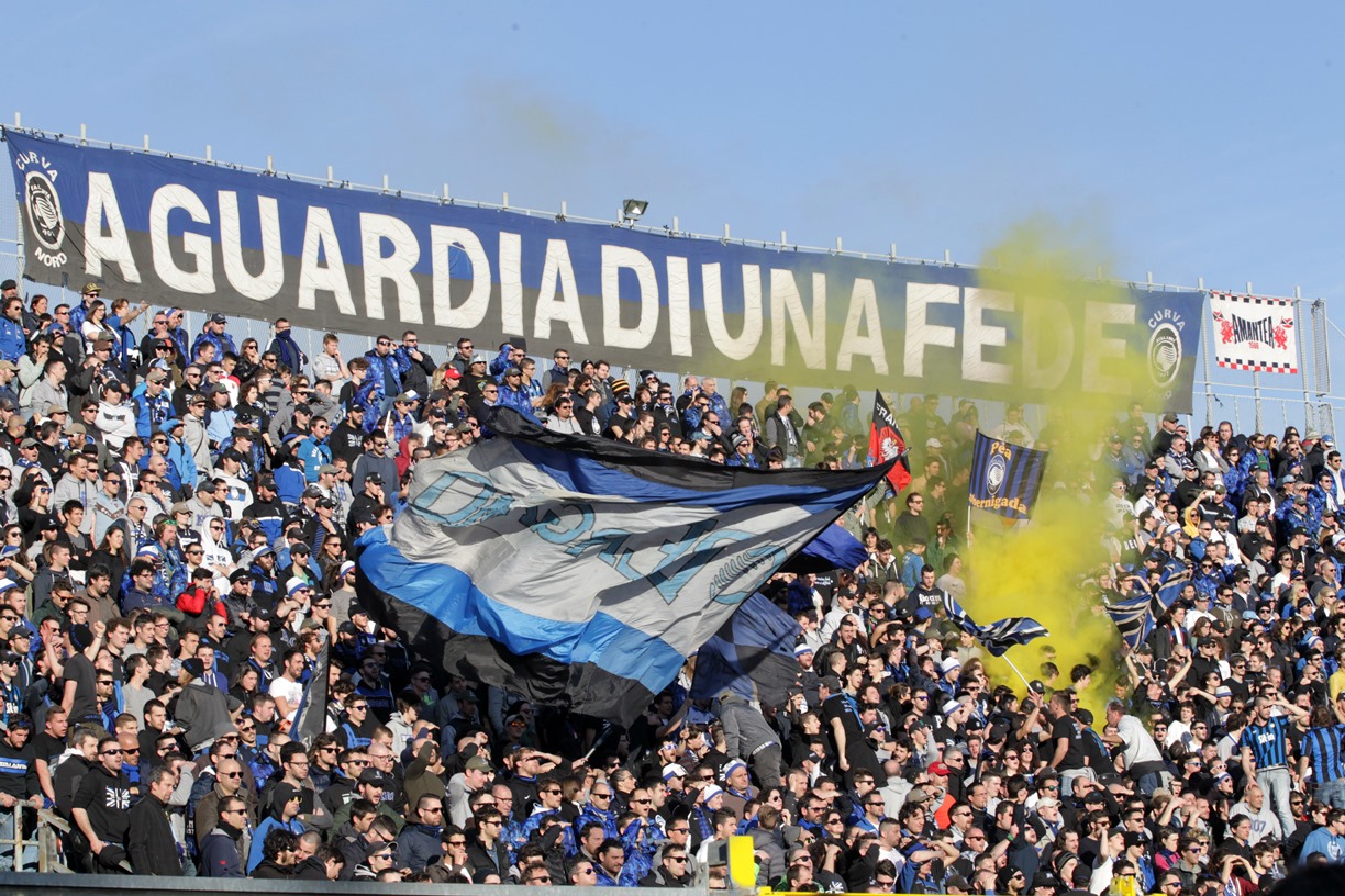 Quando c’è la Curva a cantare è davvero tutta un’altra storia