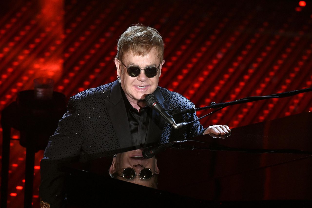 Cinque notizie che non lo erano Il polverone Sanremo-Elton John