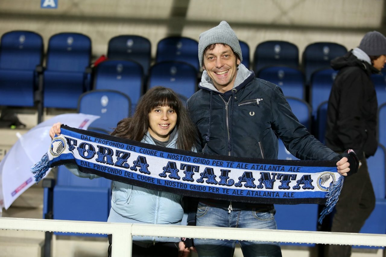 Luca e Rossella, tra tifo e autoscatti Dal pitch view è bella pure la pioggia
