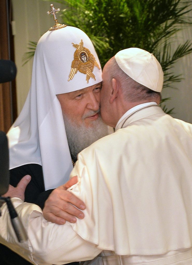 ++ Papa a Kirill, "finalmente! Noi siamo fratelli" ++