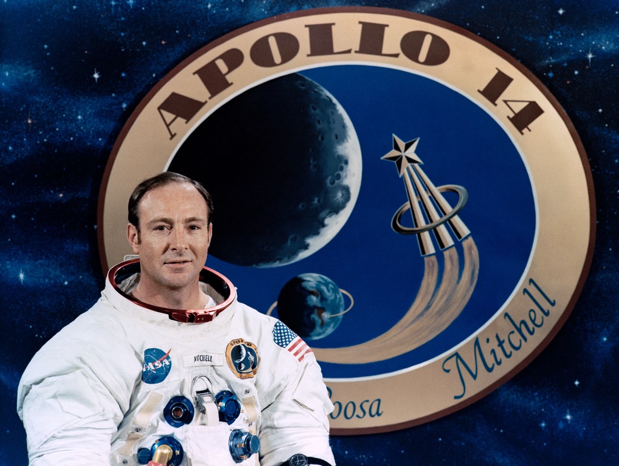 I piedi sulla luna di Edgar Mitchell L’astronauta che credeva agli Ufo