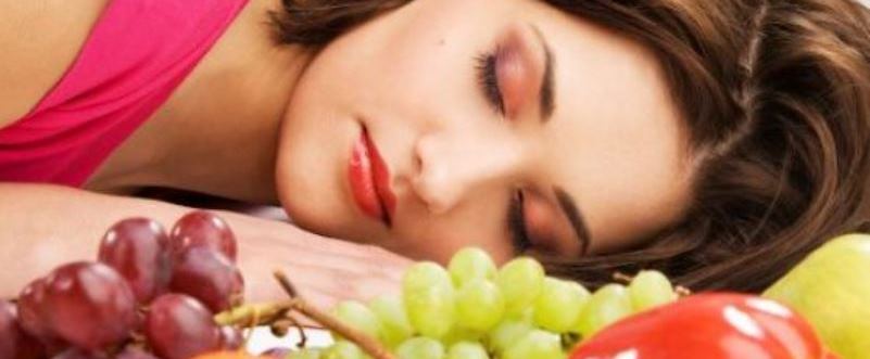 Cosa mettere in tavola alla sera se vogliamo dormire bene