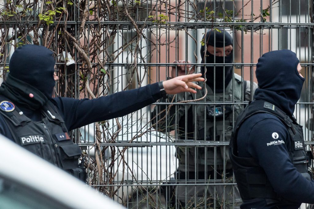 Bruxelles: polizia francese conferma arresto Salah