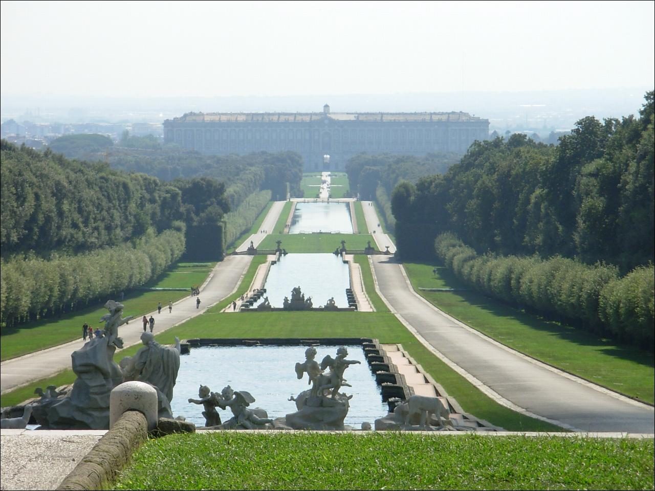 Caserta, quelli in affitto alla Reggia che spendono 5-15 euro al mese