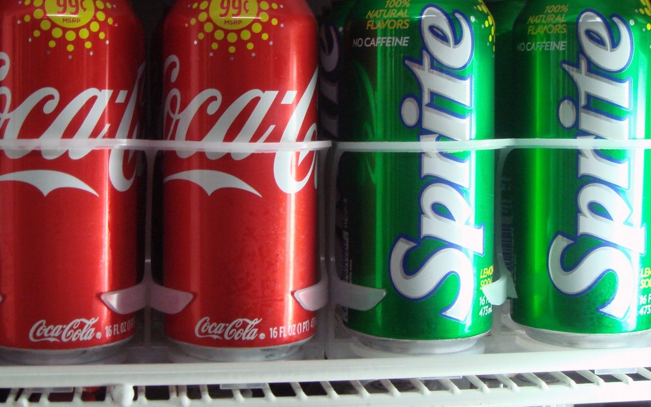 È guerra alle bibite zuccherate Londra tassa Coca Cola e Sprite