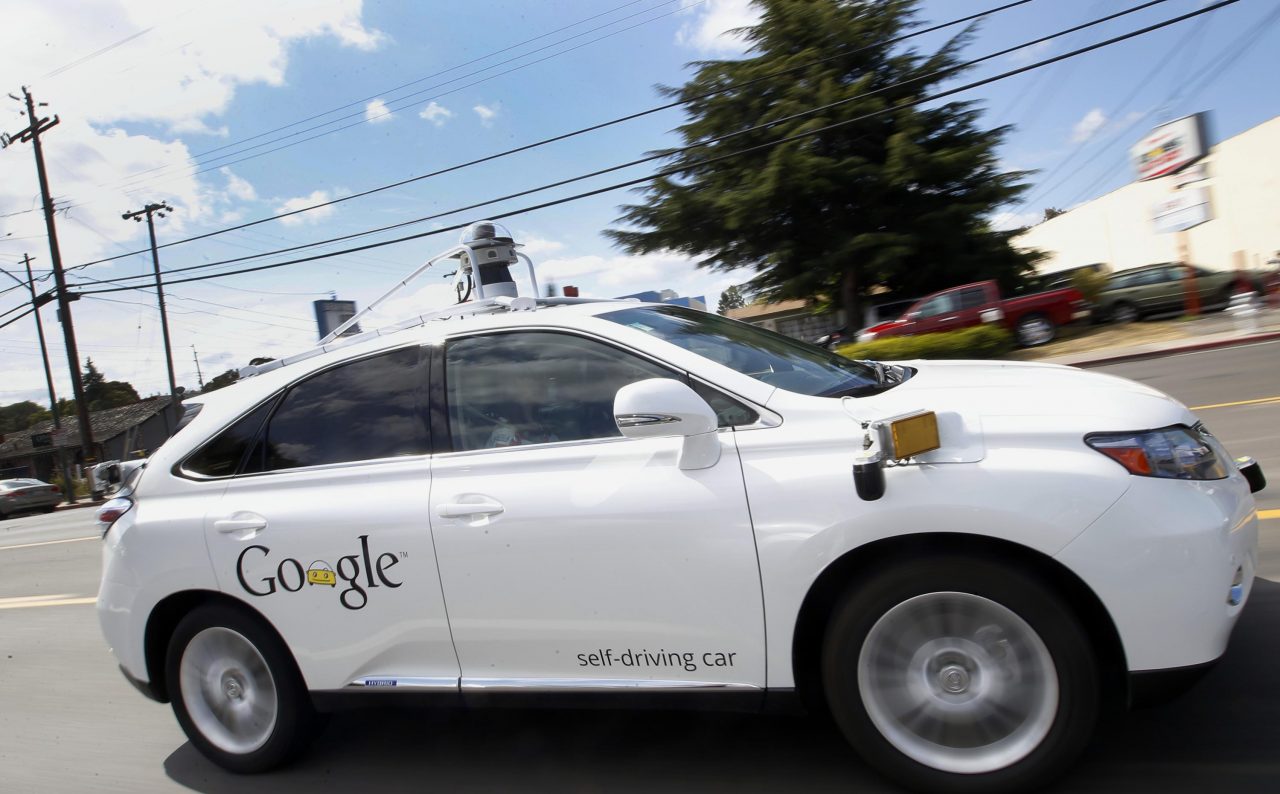 Sorpasso a destra e tamponamento La Google car ha già un vizio umano