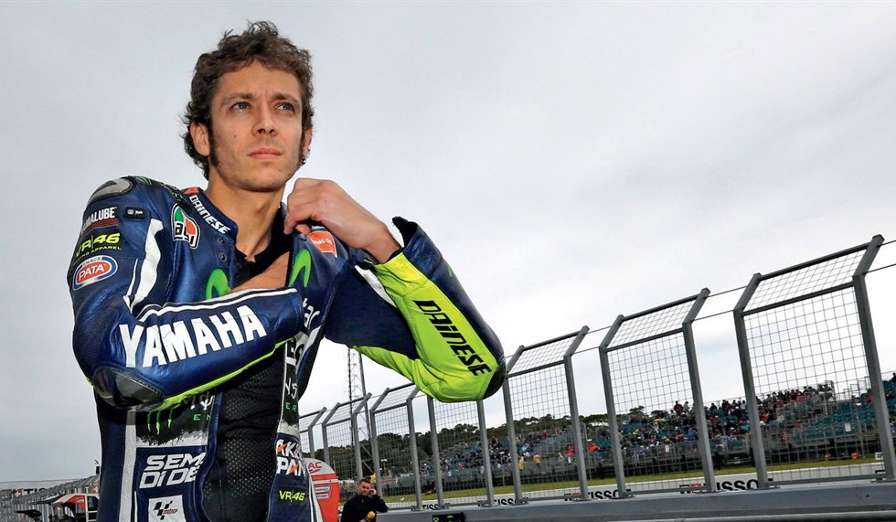 «Marquez non mi fregherà più» Tutti in piedi sul divano, torna Vale
