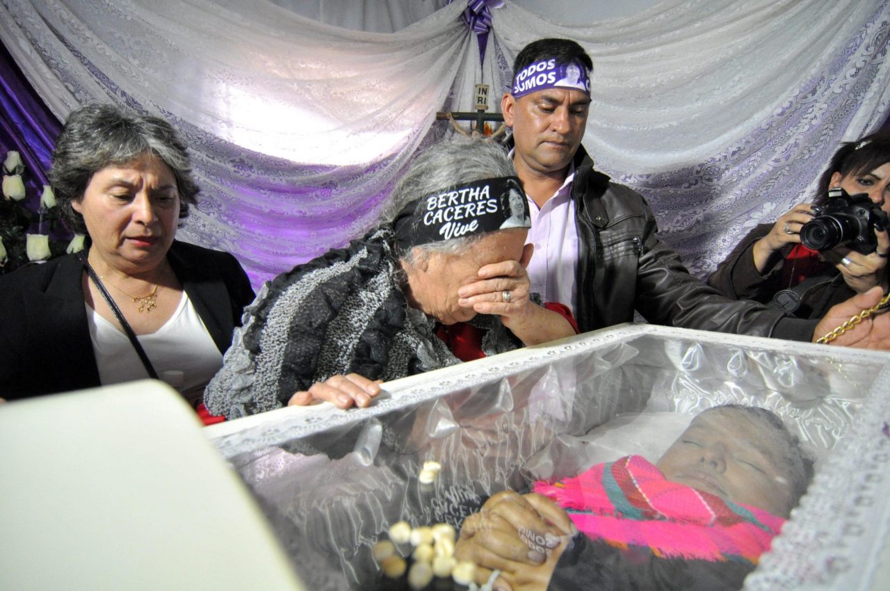 La misteriosa fine di Berta Caceres ambientalista in lotta per gli indigeni