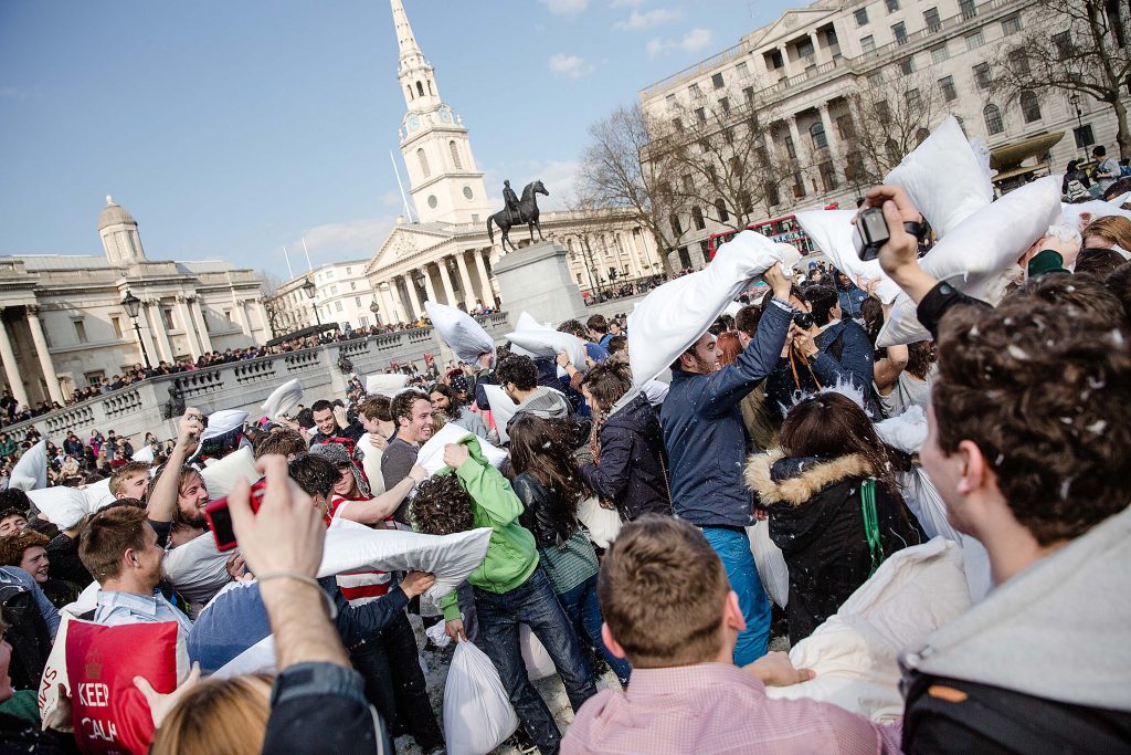 pillow-fight-day-london-11a