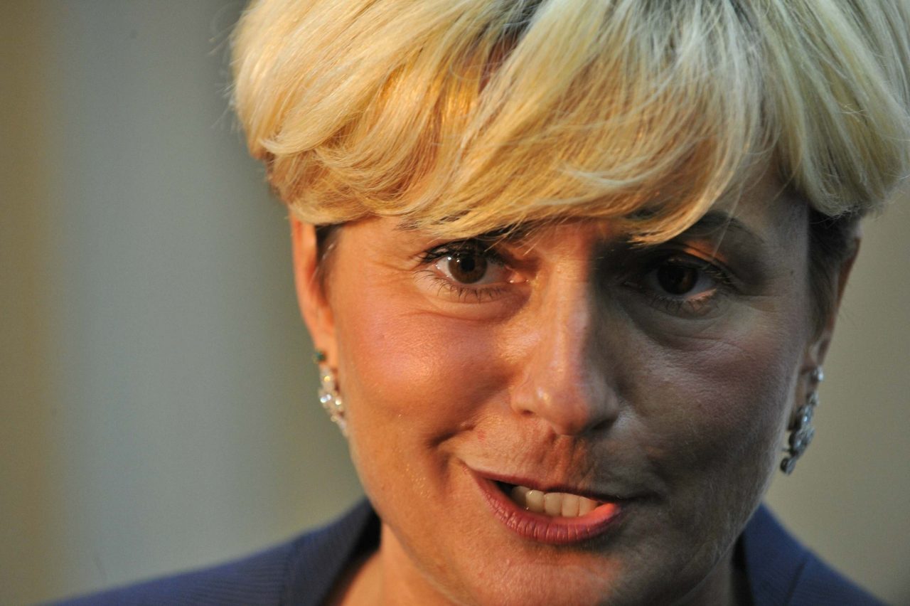 Ahi ahi ahi, ex ministro Guidi (che comunque cade in piedi)