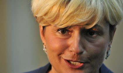Ahi ahi ahi, ex ministro Guidi (che comunque cade in piedi)
