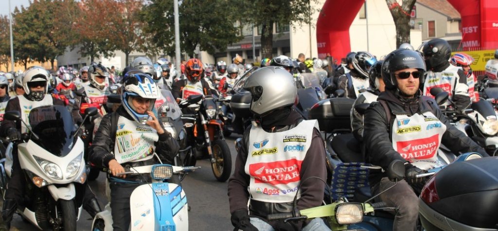 Tirate a lucido la moto e il casco Domenica torna la mitica Cavalcata
