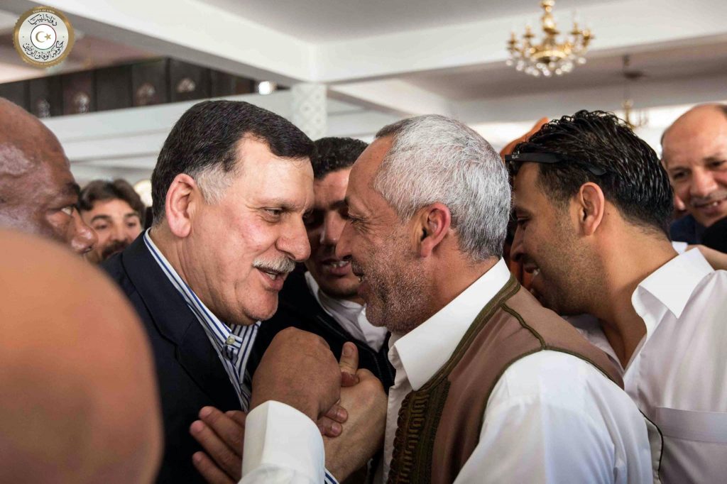 Libia: premier al Sarraj visita moschea e piazza dei Martiri a Tripoli