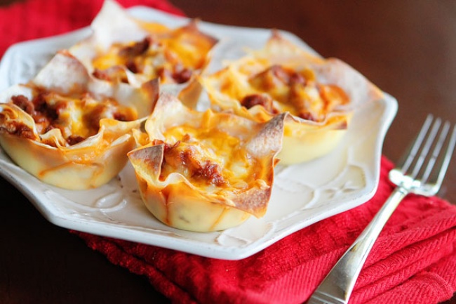 787205-650-1455548400-mini-lasagna-cups-16