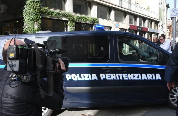 Le lettere «scabrose» di Bossetti e la difesa chiede la perizia sul Dna