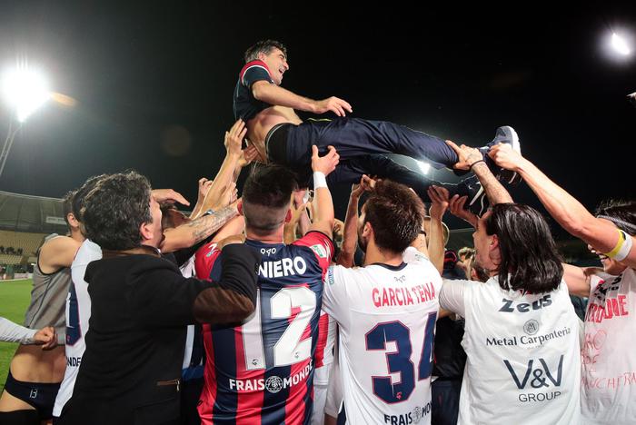 Crotone soccer team celebrates the advancement at the Serie A