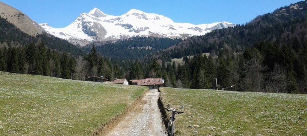 La Baita Valle Azzurra a Valzurio tra itinerari di grande bellezza