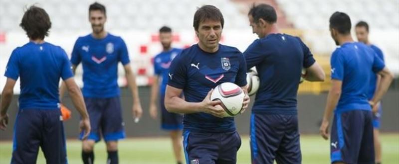 Conte annuncia i trenta azzurri e da Twitter partono le pietre