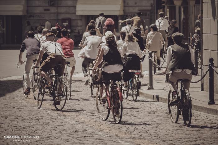 M_dressy-ride-2015-ciclisti-old-fashioned-bergamo-e-critical-mass_36