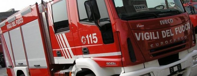 Il rogo in camera da letto e poi l’incendio in tutta la casa: morto un 72enne a Brembate