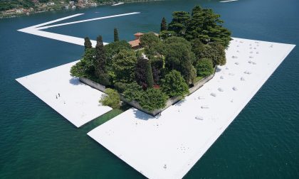 La passerella vista dall'elicottero E le immagini del backstage