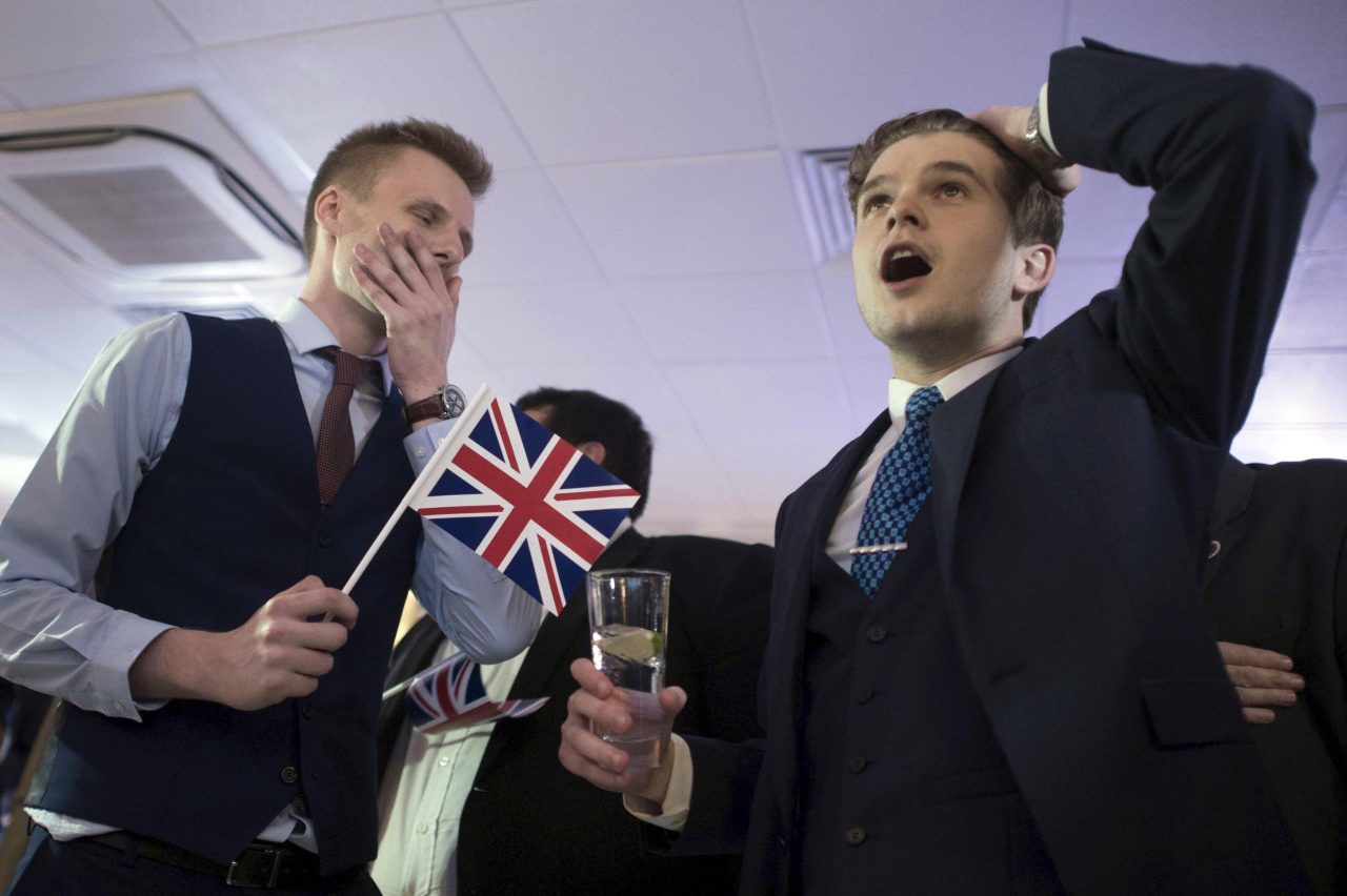 Gran Bretagna, addio all’Europa Cameron si dimette, panico in Borsa