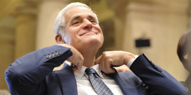 Formigoni lancia il suo nuovo movimento all’evento dei forzisti a Treviglio: «Non escludo di candidarmi»