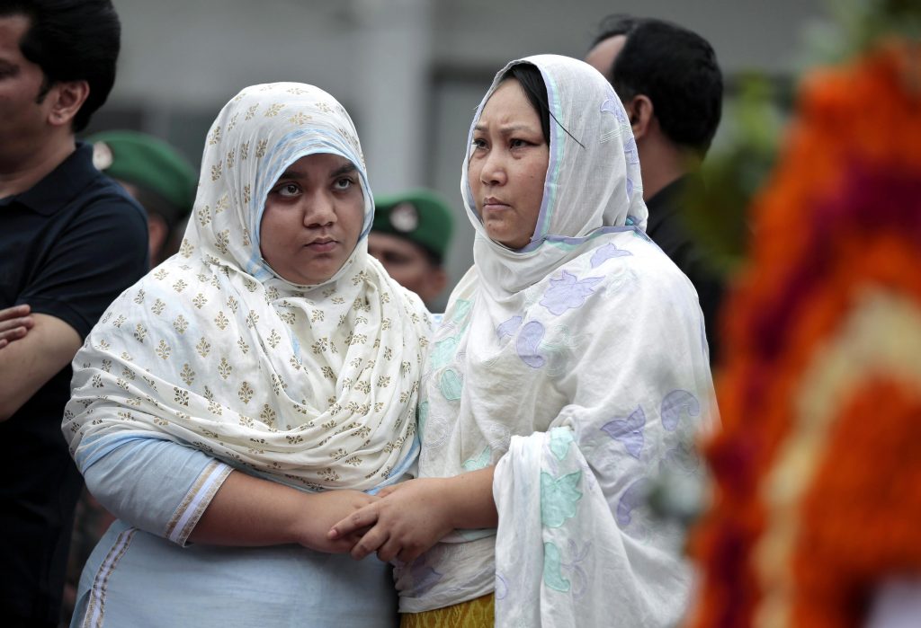 Bangladesh: in corso a Dacca cerimonia omaggio vittime