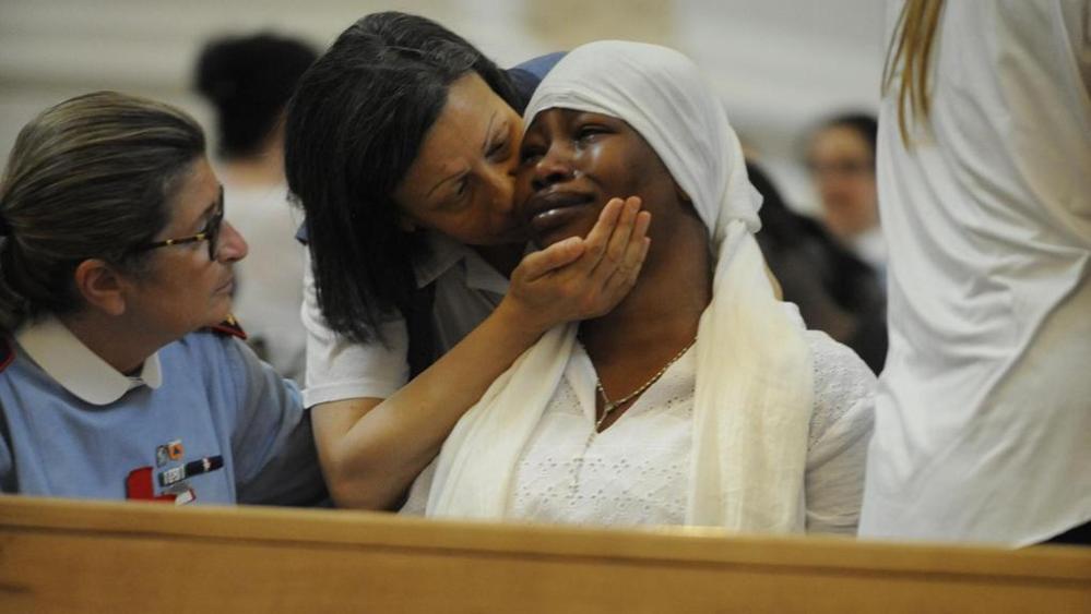 L’uomo che ha ucciso Emmanuel donerà quel che ha alla vedova