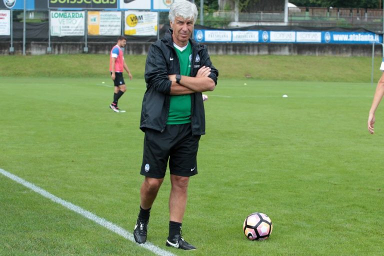 Un giorno sui campi di Rovetta tra mercato e possesso palla