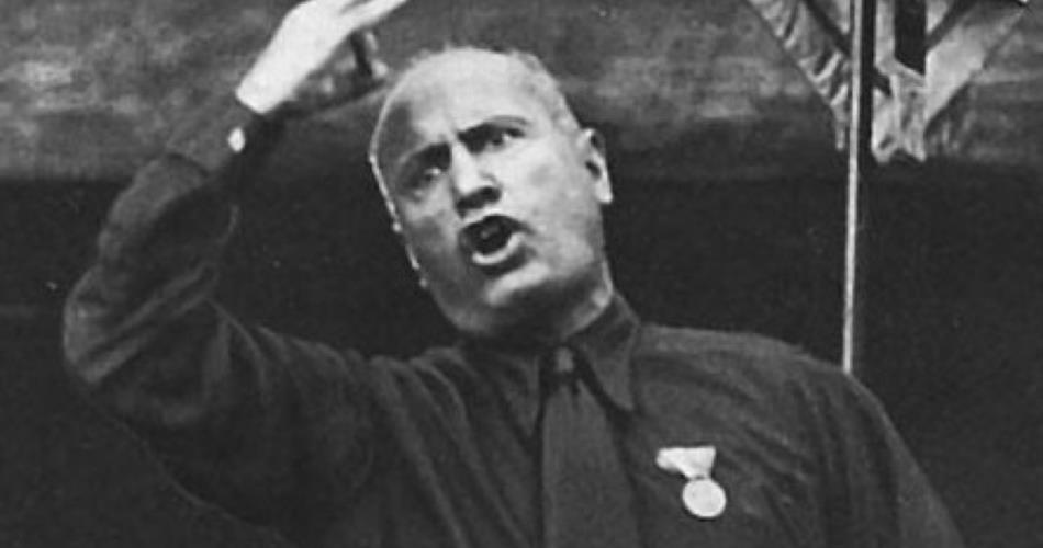 Cinque notizie che non lo erano Tipo Mussolini che amava i cani