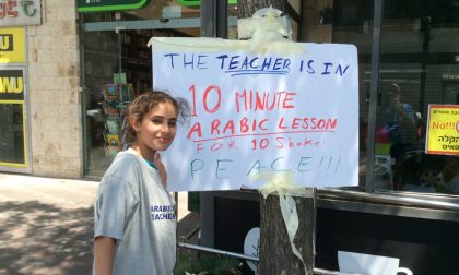 5 bimbi palestinesi a Gerusalemme Lezioni di arabo (e pace) in strada