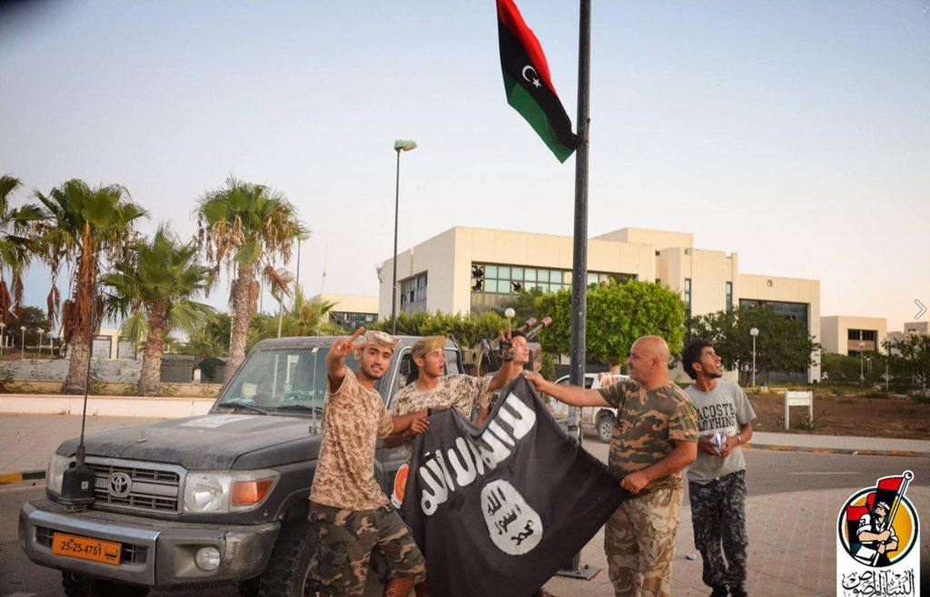 Libia: ammainate bandiere Isis in aree conquistate a Sirte